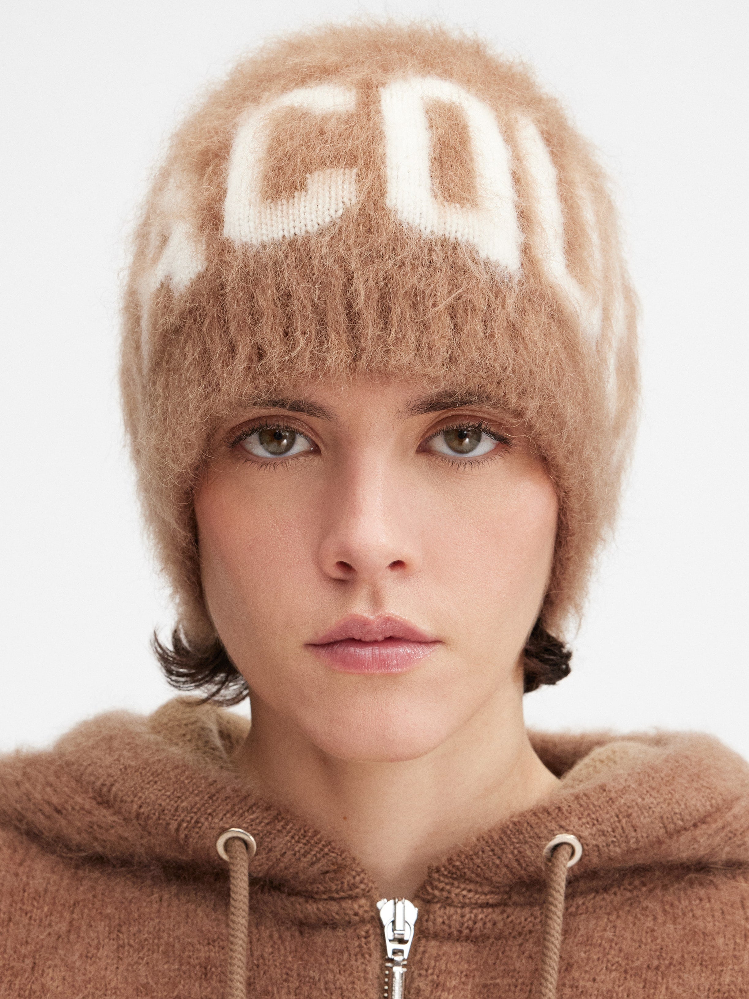 JACQUEMUS Logo Beanie - Camel Brown